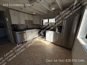 609 Edgewood Ave in Hendersonville, NC - Building Photo - Building Photo