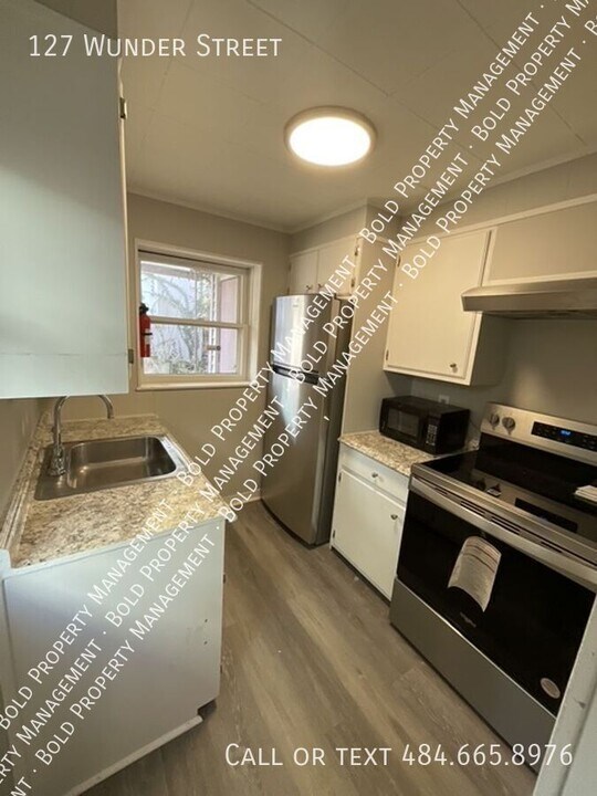 127 Wunder St in Reading, PA - Building Photo