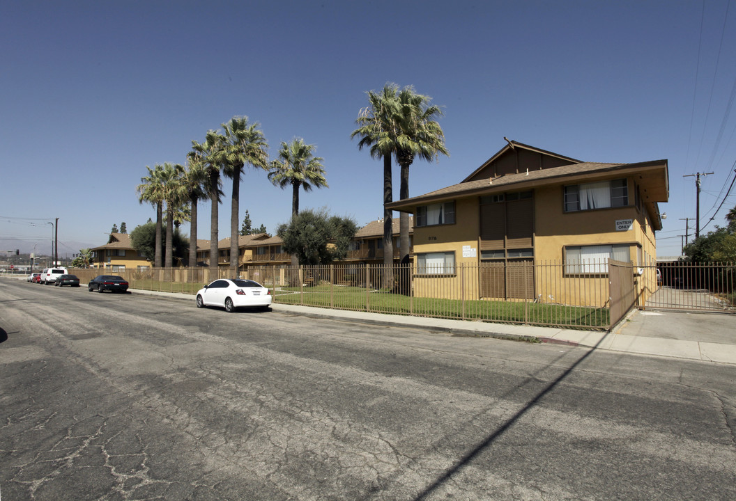 Curran Place Apartments in Pomona, CA - Building Photo