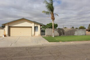 1600 S 46th Dr in Yuma, AZ - Building Photo