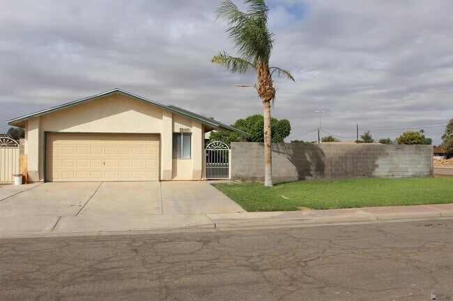 property at 1600 S 46th Dr