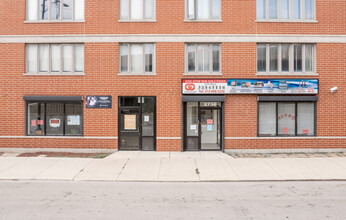 2738 S Wentworth Ave in Chicago, IL - Building Photo - Building Photo