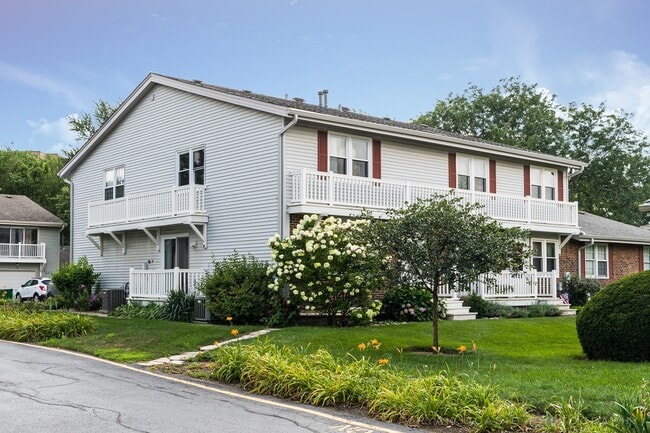 328 Georgetown Ct in Bloomingdale, IL - Building Photo - Building Photo