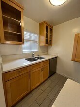 21 Thornton Ave. in Venice, CA - Foto de edificio - Interior Photo