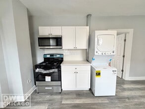 1546 W Walton St, Unit 2R in Chicago, IL - Foto de edificio - Building Photo