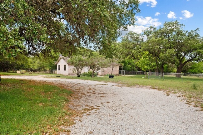 9423 Aqua Dr in Boerne, TX - Building Photo - Building Photo