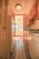 509 W Briar Pl, Unit #201 in Chicago, IL - Building Photo