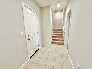 197 Elkhorn in Irvine, CA - Building Photo - Building Photo