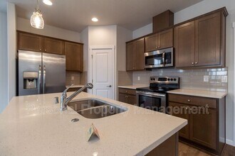 5716 NE 58th Way in Vancouver, WA - Building Photo - Building Photo