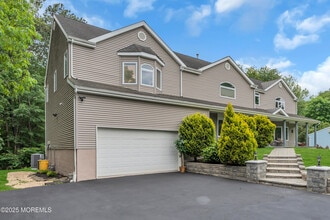 352 Leesville Rd in Jackson Township, NJ - Building Photo - Building Photo