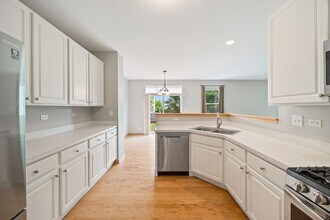 2805 Overbeck Ln in West Chicago, IL - Building Photo - Building Photo