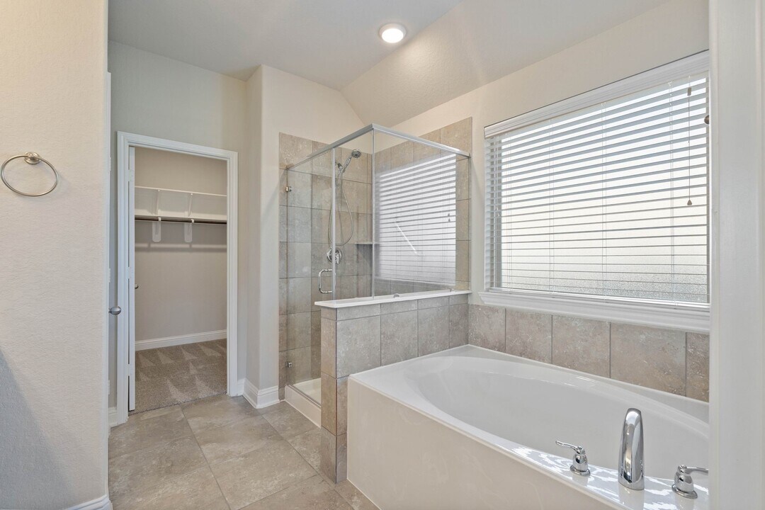 2811 Ridgecliff Ct in Conroe, TX - Foto de edificio