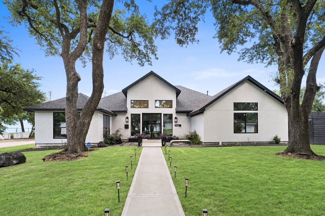 10826 Moonlight Dr in Houston, TX - Building Photo