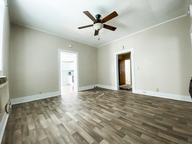 property at 908 S 7th St