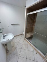 5550 N Braeswood Blvd in Houston, TX - Building Photo - Building Photo