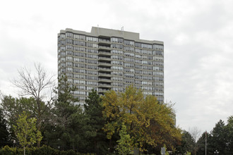 Belair Condos in Brampton, ON - Building Photo - Building Photo