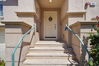 385 Montecito Way in Milpitas, CA - Foto de edificio - Building Photo