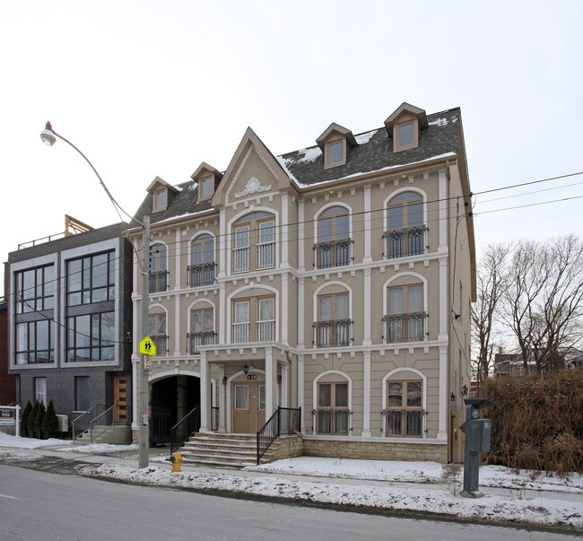 128 Spadina Rd in Toronto, ON - Building Photo - Building Photo