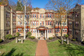 569 Franklin St in Melrose, MA - Foto de edificio - Building Photo