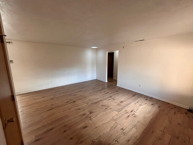 3068 Milhoan Dr in Medford, OR - Building Photo - Building Photo