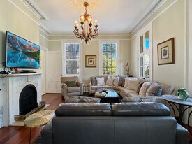 209 W Bolton St in Savannah, GA - Building Photo