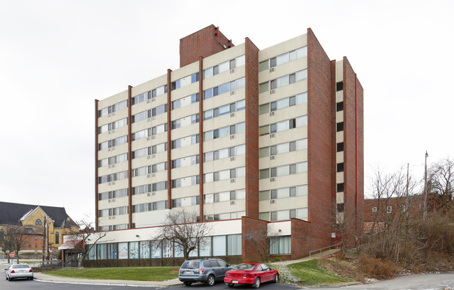 Grant Towers Apartments in Duquesne, PA - Building Photo - Building Photo