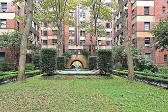 504 Grand St in New York, NY - Foto de edificio - Building Photo