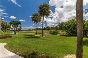 2451 Presidential Way in West Palm Beach, FL - Building Photo
