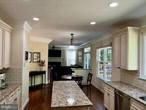 46812 Backwater Dr in Sterling, VA - Building Photo - Building Photo