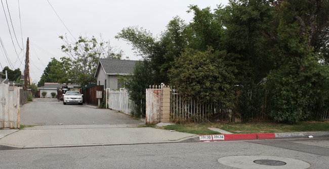 3909 Penn Mar Ave in El Monte, CA - Foto de edificio - Building Photo