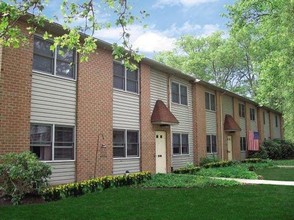 Highland Gardens Apartments, Allentown PA in Allentown, PA - Building Photo - Building Photo