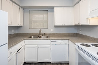 Oak Lane Apartments in Baton Rouge, LA - Foto de edificio - Interior Photo