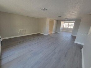 6935 Alta Vista St in Port Richey, FL - Building Photo - Building Photo