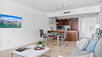 485 Brickell Ave in Miami, FL - Building Photo - Building Photo