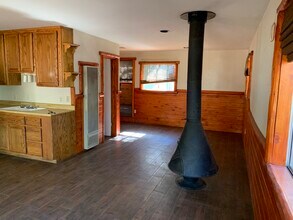 338 Riverside Ave in Big Bear City, CA - Foto de edificio - Building Photo