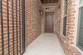 4105 Comanche Dr in Carrollton, TX - Foto de edificio - Building Photo