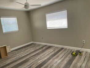 8504 43rd Ave Dr W in Bradenton, FL - Building Photo - Building Photo