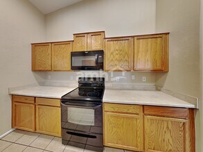 7404 W Pioneer St in Phoenix, AZ - Building Photo - Building Photo
