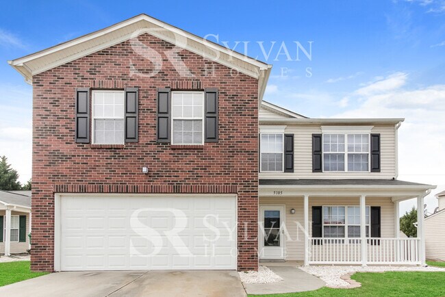 5105 Valcourt Rd in Charlotte, NC - Building Photo - Building Photo