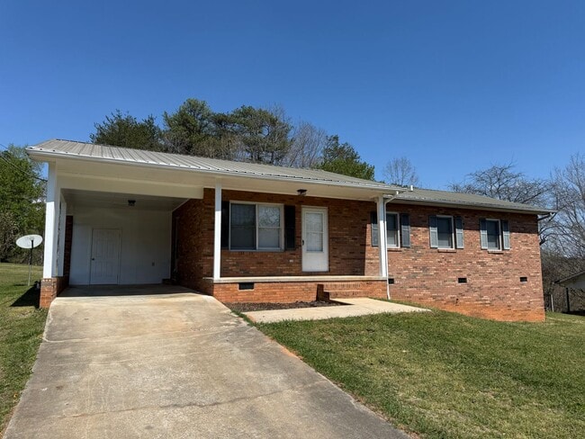 115 Reece Rd in Morganton, NC - Building Photo - Building Photo