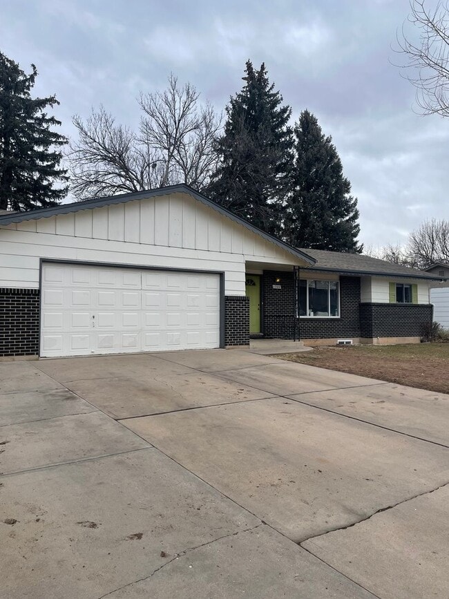 1300 Ponderosa Dr in Fort Collins, CO - Building Photo - Building Photo