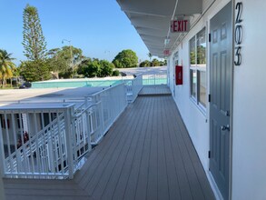 3507 Broadway-Unit -105 in West Palm Beach, FL - Building Photo - Building Photo