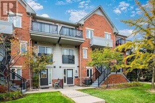 4620 Guildwood Way in Mississauga, ON - Building Photo