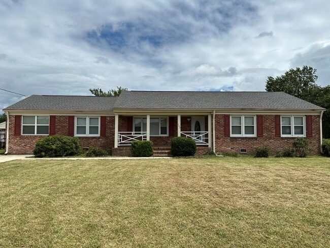 property at 752 Kempsville Rd