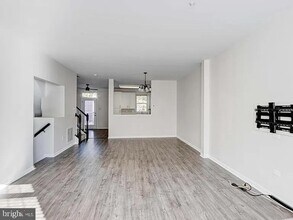 20824 Shamrock Glen Cir in Germantown, MD - Building Photo - Building Photo