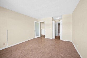 1625 SE 10th Ave, Unit 608 in Fort Lauderdale, FL - Foto de edificio - Building Photo