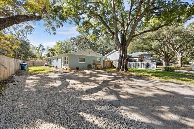 property at 715 6th Ave NE