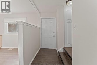 5442 Lassaline Ave in Windsor, ON - Building Photo - Building Photo