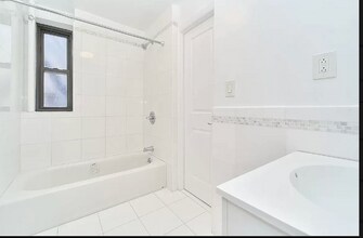 226 E 22nd St-Unit -1 in New York, NY - Building Photo - Building Photo