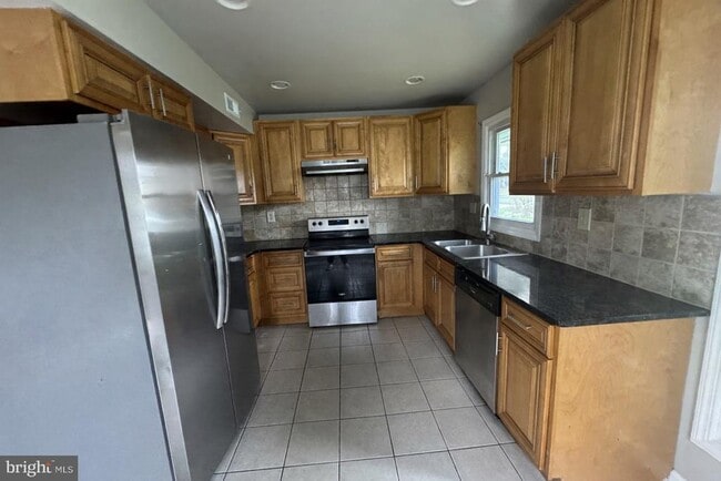 75 Mainbridge Ln in Willingboro, NJ - Building Photo - Building Photo